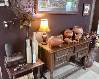 Oak credenza & side table.