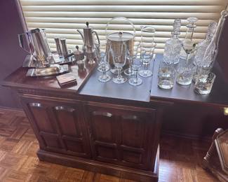 Dining room server with expandable top.
