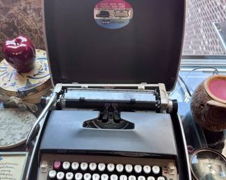 SCM electric typewriter.