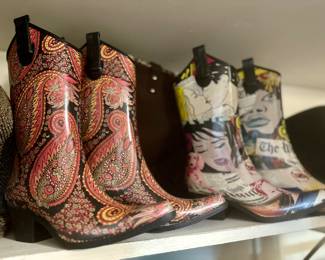 Cute western style rainboots!
