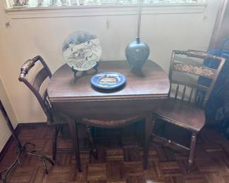 Hitchcock chairs & drop leaf table.
