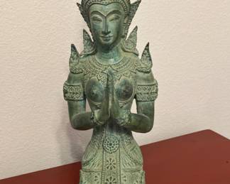 Bronze Thailand kneeling Buddha