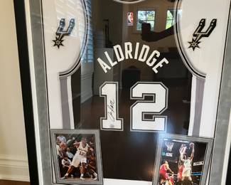 Aldridge Spurs autographed jersey