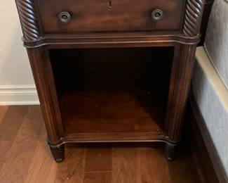 2 matching nightstands