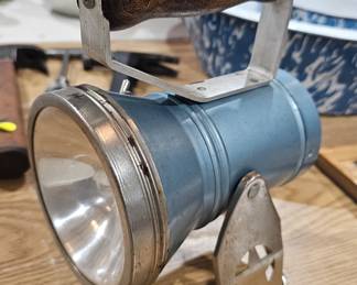 VINTAGE FLASH LIGHT