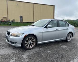 2011 BMW 281 3 SERIES