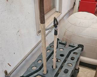 GARDEN TOOL STORAGE