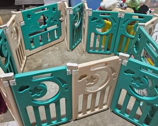 PLAY FENCE