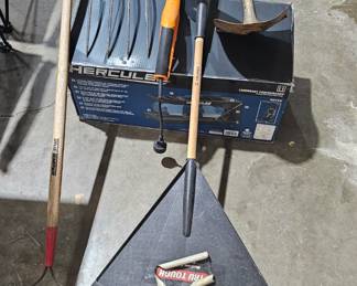 YARD TOOL LOT