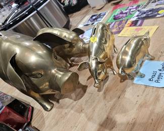 BRASS PIGGY BANK LOT