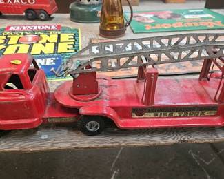VINTAGE METAL FIRETRUCK