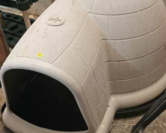 DOG HOUSE