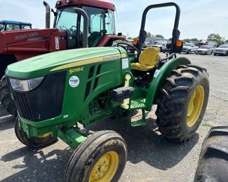 JOHN DEERE 5055E TRACTOR