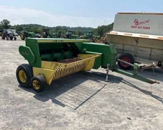 JOHN DEERE 347 SQUARE BALER