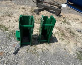 LOADER BRACKETS
