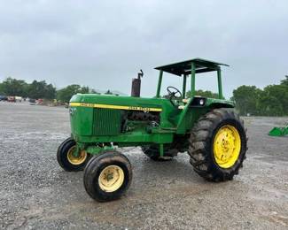 JOHN DEERE 4030 TRACTOR