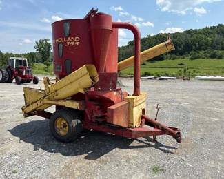 NEW HOLLAND 355 GRINDER MIXER