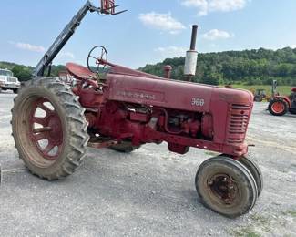 FARMALL 300 TRACTOR