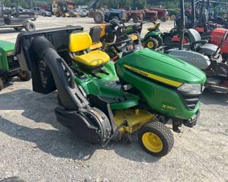 JOHN DEERE X380 LAWN MOWER WITH BAGGER