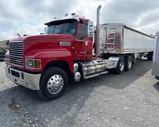2019 MACK PINNACLE TRUCK