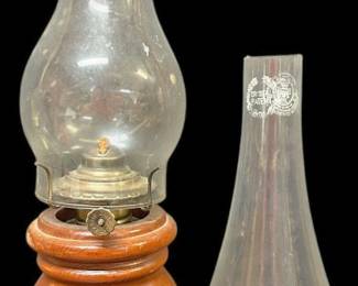 Vintage Lamplight Farms Oil Lamp Chimney