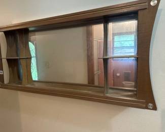 MIRRORED SHLEF