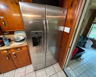 GE REFRIGERATOR