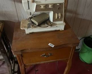 SEWING MACHINE TABLE SINGER SEWING MACHINE