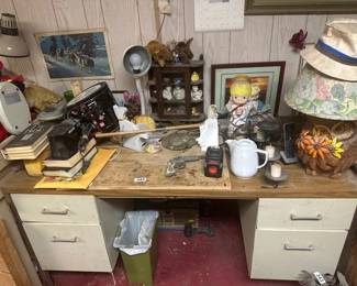DESK WITH CONTENTS