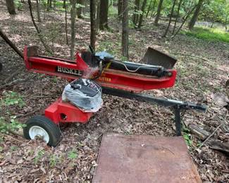HUSKEE 22 TON LOG SPLITTER