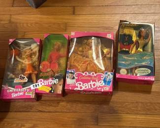 LOT OF BARBIES