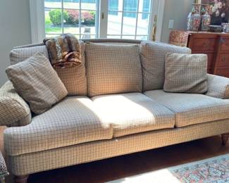 Traditional Style Sofa