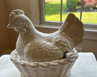 Chicken white porcelain soup tureen
