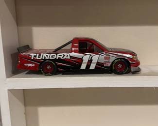 2004 Toyota Tundra diecast model