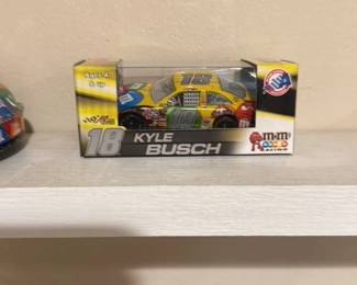 2008 Kyle Busch M&Ms COT (Car of Tomorrow) diecast car