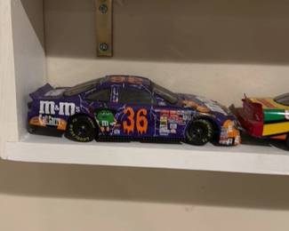 2003 Elliott Sadler #38 M&Ms Ford Taurus diecast car