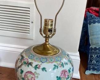 Vintage Chinese Famille Rose Porcelain Lamp