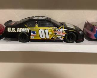 2007 Mark Martin #01 Army Nascar Diecast
