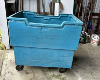 Rolling industrial tub
