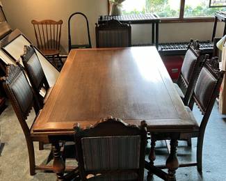Large Oak Parquetry Top Refectory Table from the late 1800’s
40” wide x 66” without leaves extended