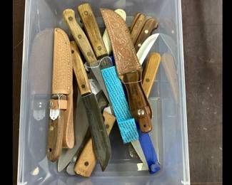 LOT OF KNIVES AND SHEATHS