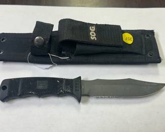 SOG KNIFE WITH SHEATH