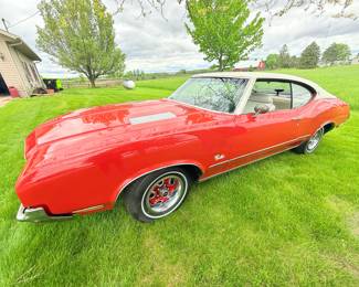 1971 Oldsmobile cutlass 2dr holiday coupe 69,800 miles