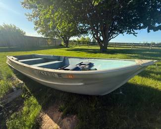 Aluminum Boat - excellent condition