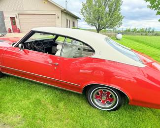 1971 Oldsmobile cutlass 2dr holiday coupe 69,800 miles