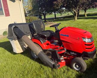 2017 simplicity lawn tractor with triple bagger. 206 hours - new battery - runs great!