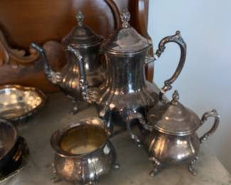 TOWLE 4 PC SET