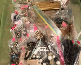 LOTS OF COSTUME JEWELRY