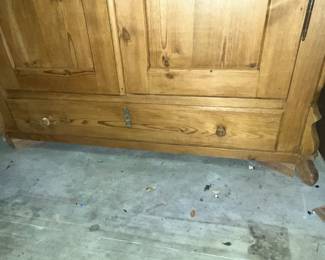 Bottom drawer