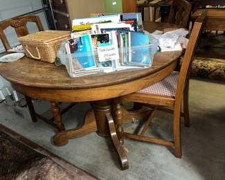 Antique oak pedestal table